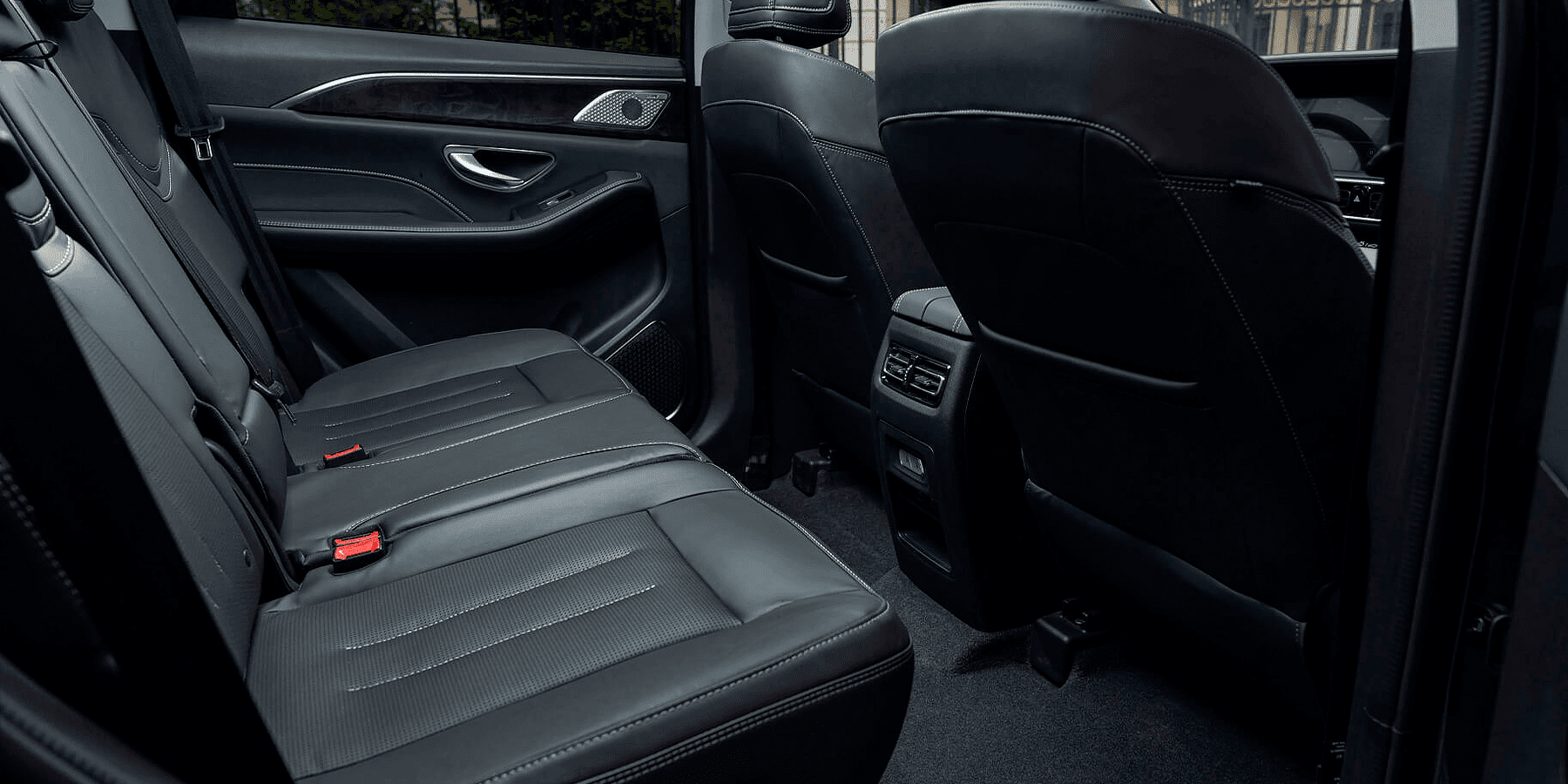 Изображение на странице JETOUR x90prostr41.png