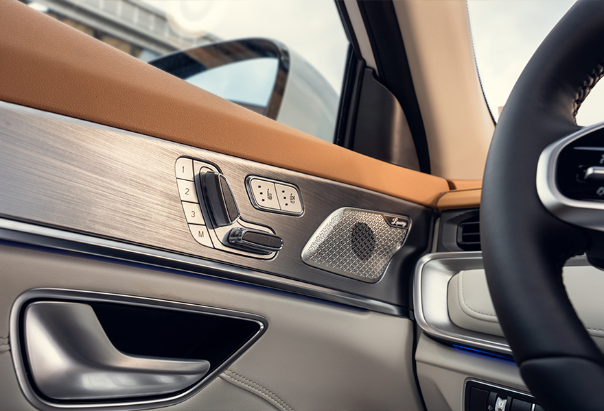 Изображение на странице JETOUR x70plusprostr2.png