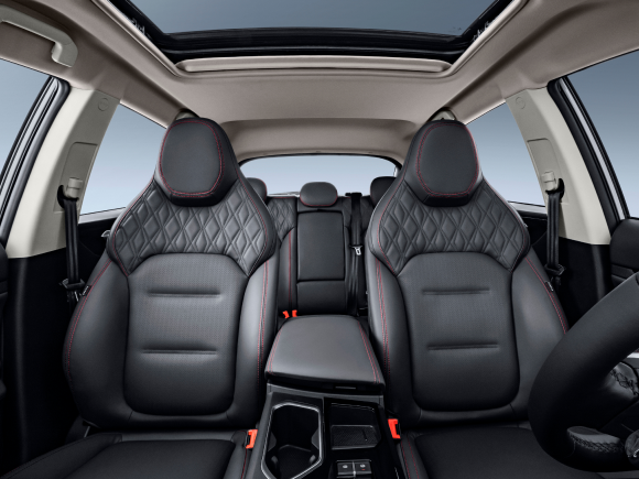 Изображение на странице JETOUR imageINT2.png