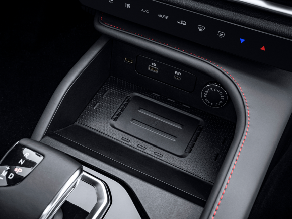 Изображение на странице JETOUR imageINT3.png