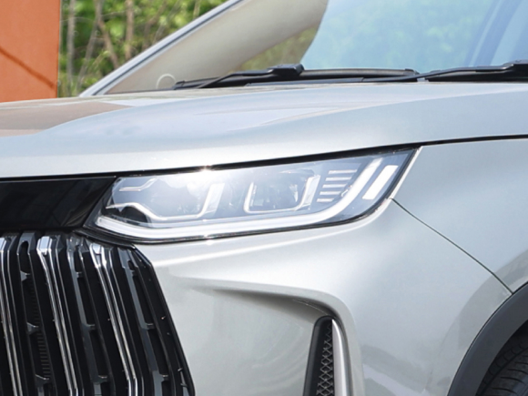 Изображение на странице JETOUR imagecard2.png